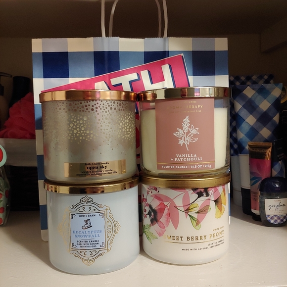 Bath and Body Works 3-Wick Candles - Picture 3 of 4